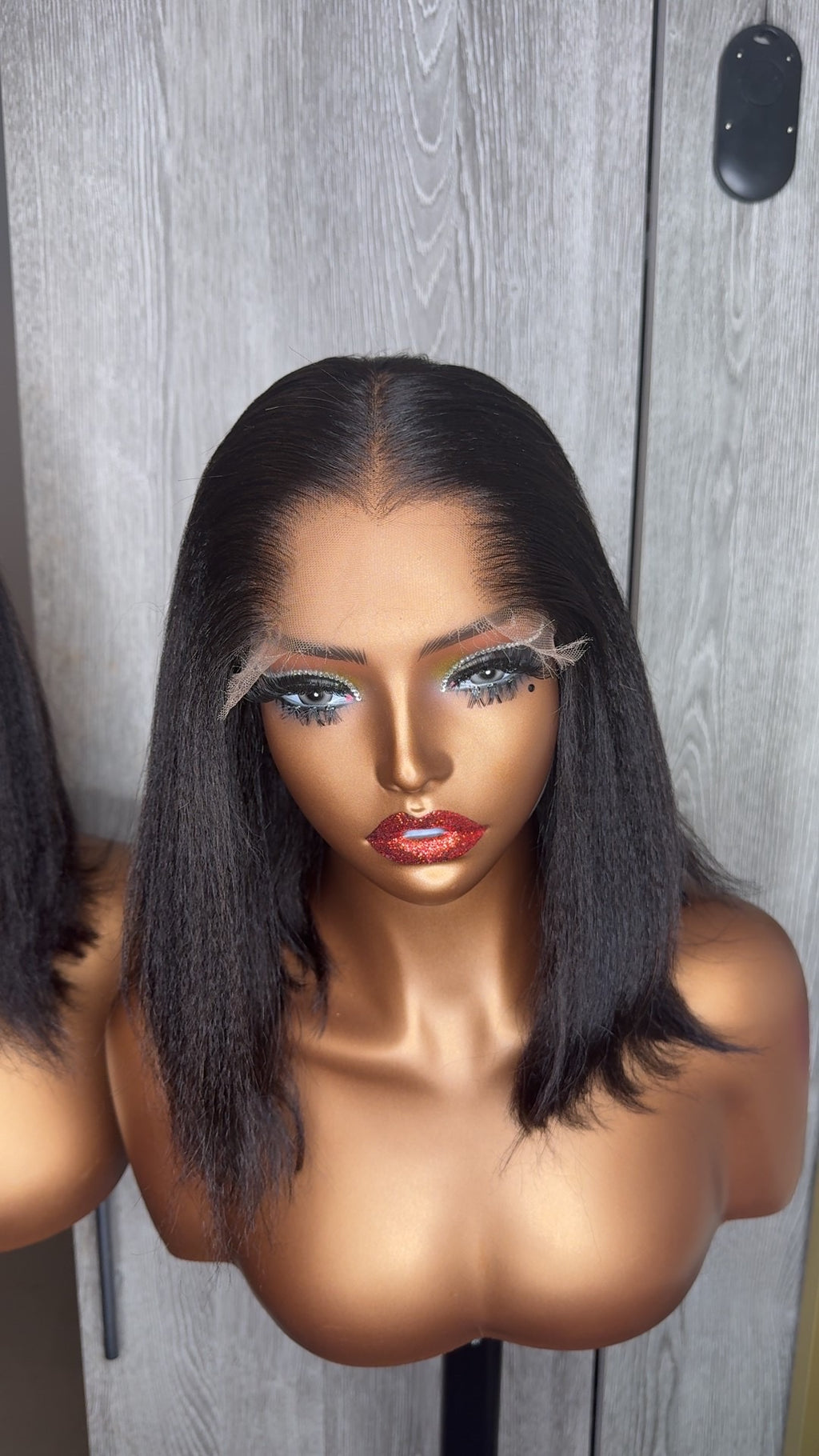 Kinky/yaki straight wig